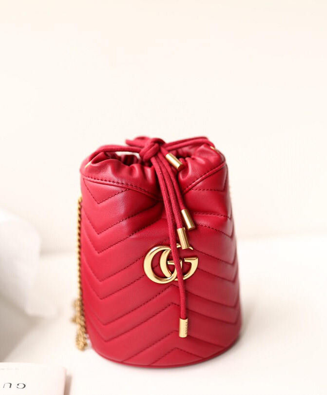 Gucci GG Marmont mini bucket bag Red