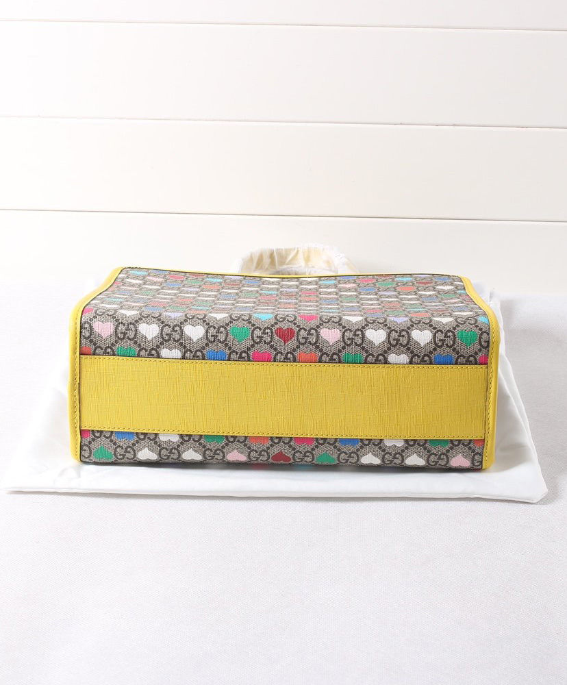 Gucci Children's GG hearts tote bag Yellow - Image 4