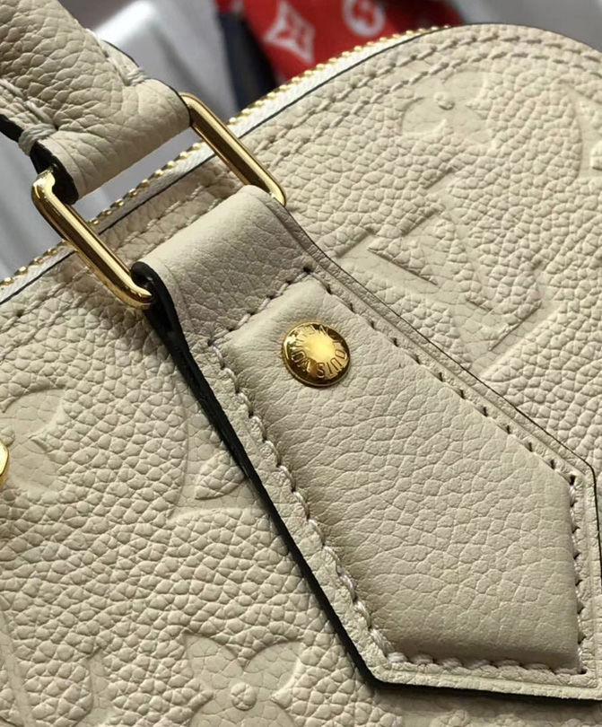 The difference is evident when looking to compare.##louisvuittonspeedy, LOUIS VUITTON