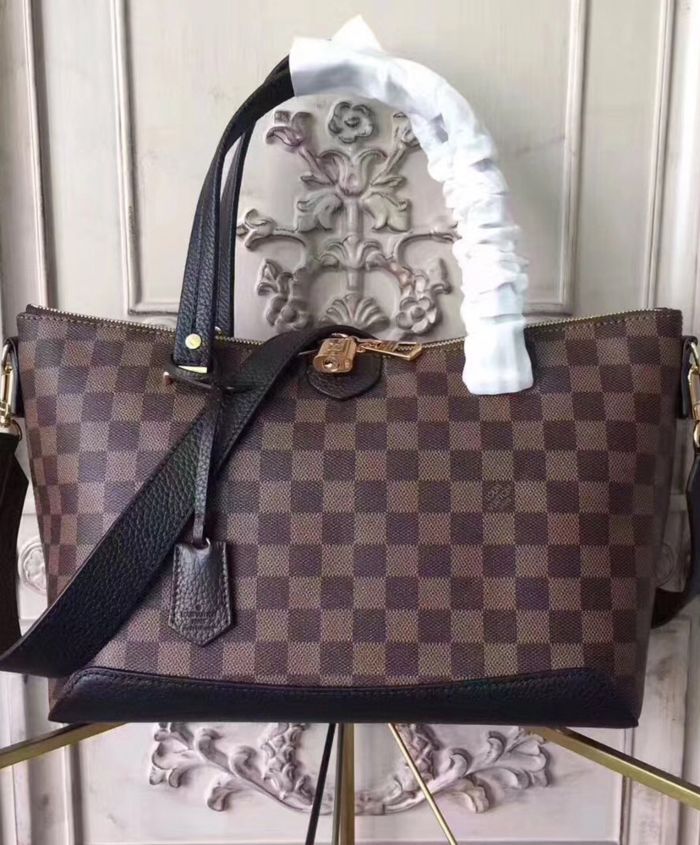 Louis Vuitton Hyde Park Black