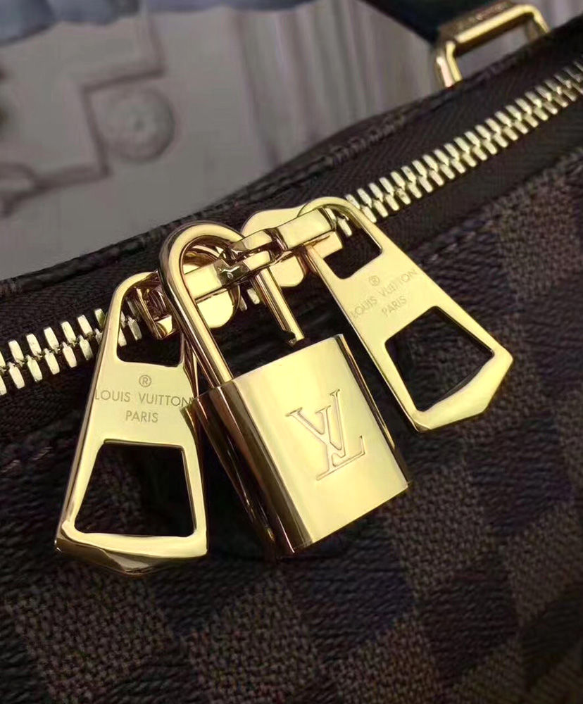 Louis Vuitton Hyde Park Black - Image 6