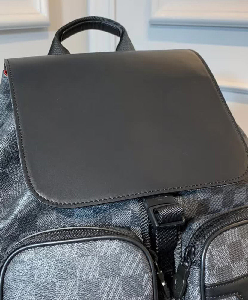 Louis Vuitton Utility Backpack Black - Image 5