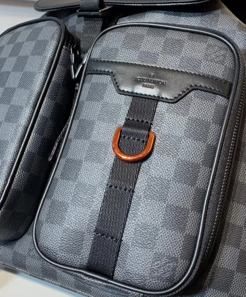 Louis Vuitton Utility Backpack Black - Image 6