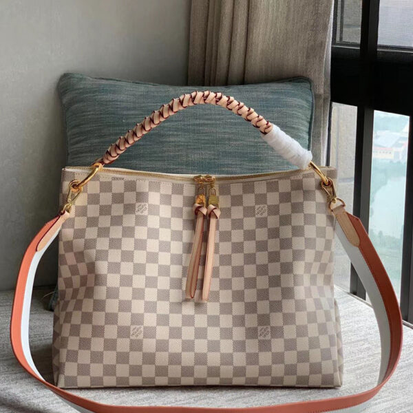 Louis Vuitton Beaubourg Hobo MM White