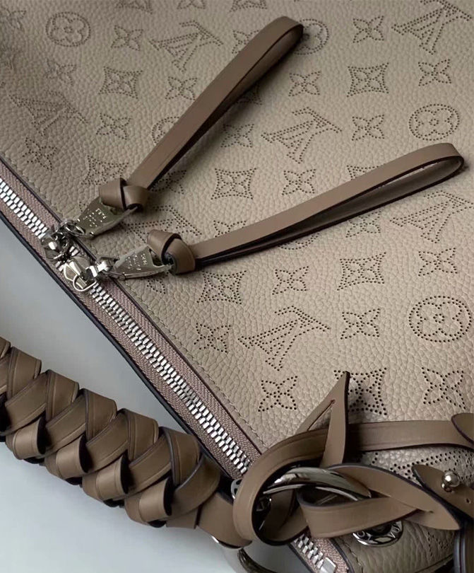 Louis Vuitton Beaubourg Hobo MM Gray - Image 7