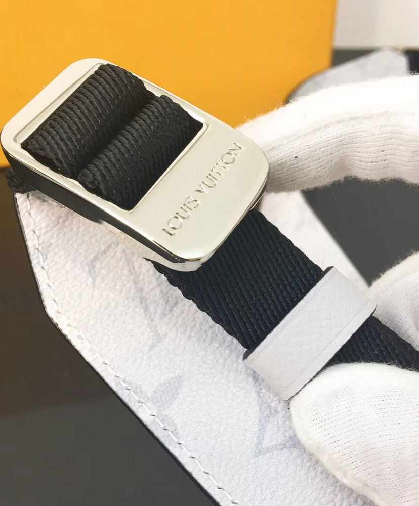 Louis Vuitton Outdoor Messenger White - Image 5