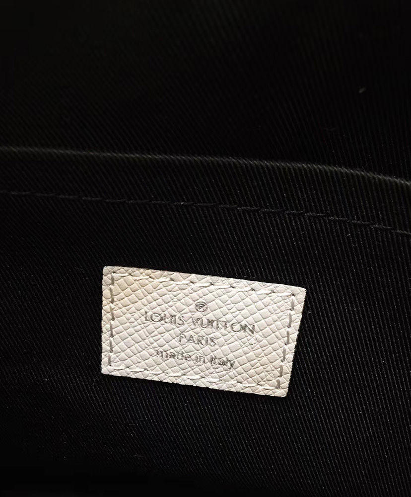 Louis Vuitton Outdoor Messenger White - Image 7