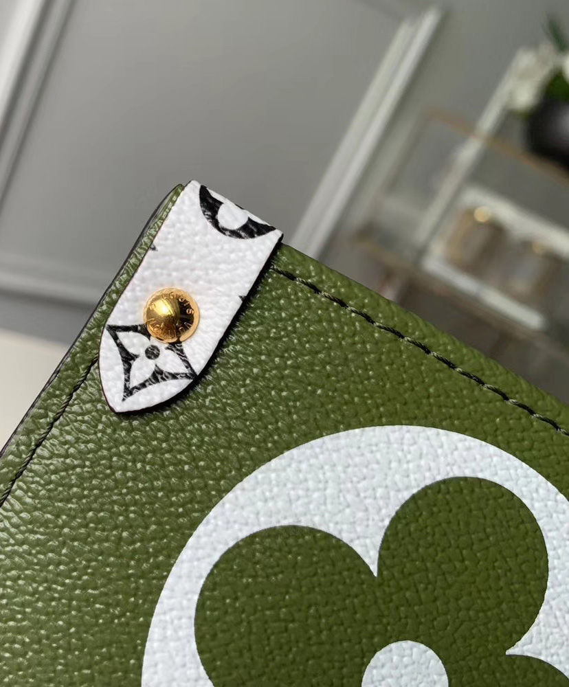 Louis Vuitton Onthego Cream - Image 6