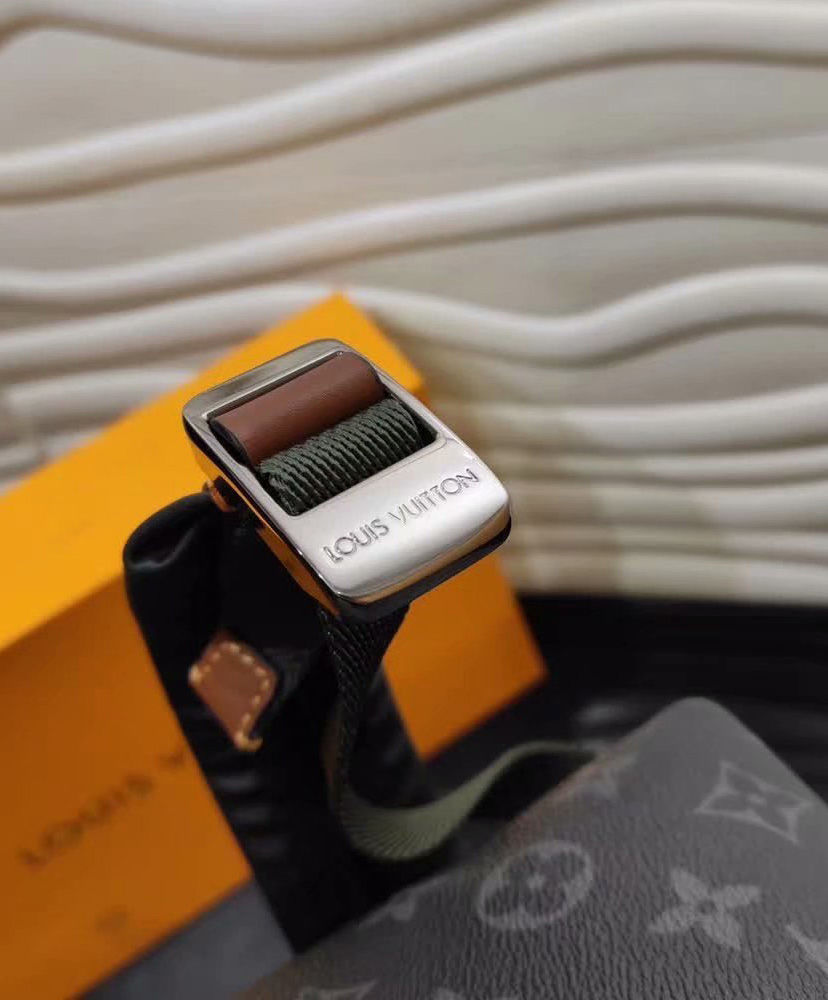 Louis Vuitton Discovery Backpack Black - Image 7