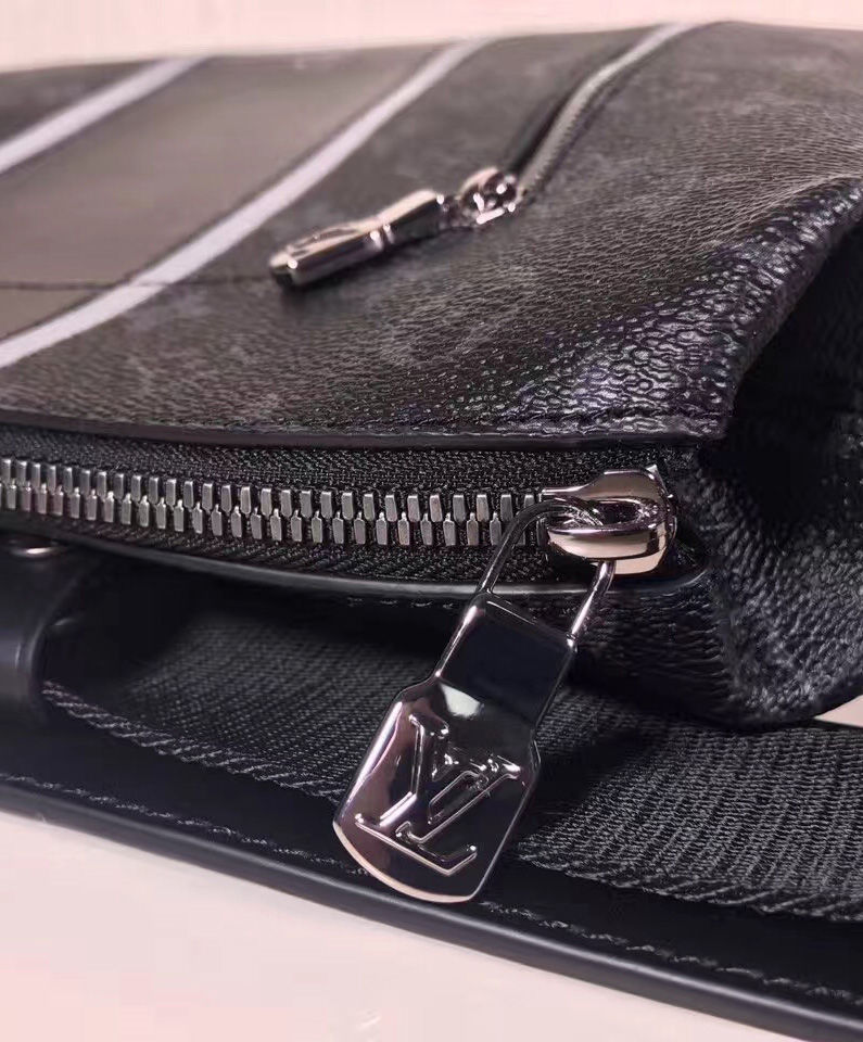 Louis Vuitton Apollo Messenger PM Black - Image 6