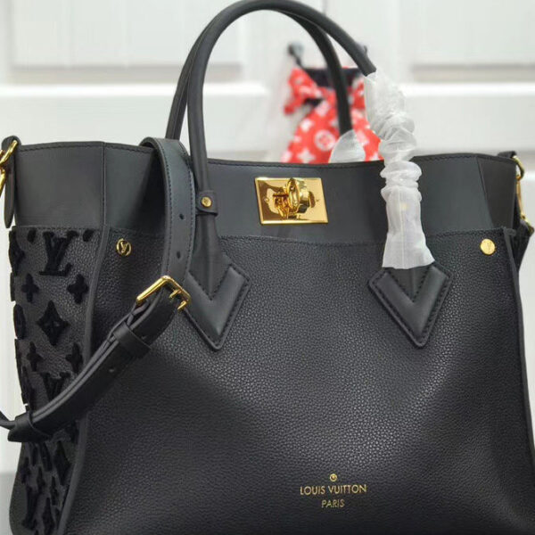 Louis Vuitton On My Side Black