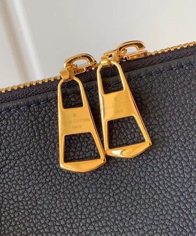 Louis Vuitton V Tote MM Dark Blue - Image 6