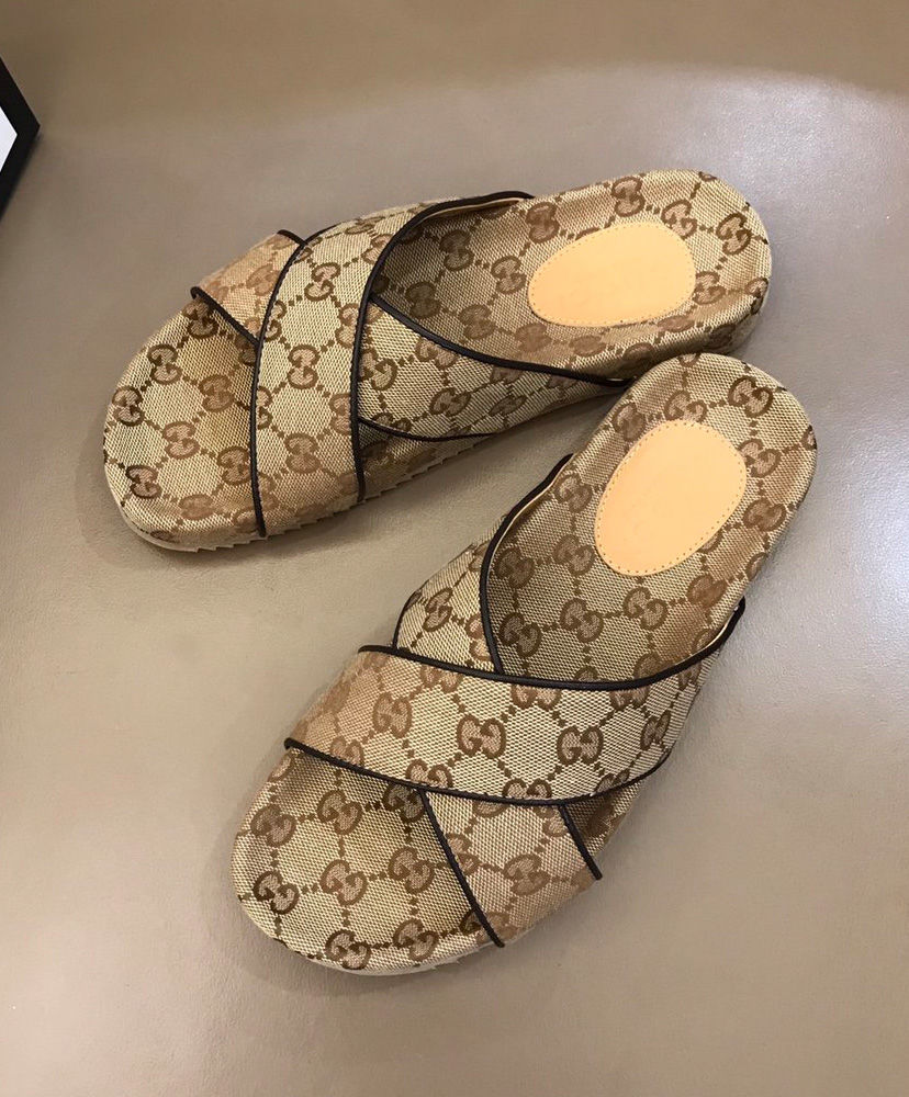 Gucci Men's GG slide sandal Apricot - Image 3