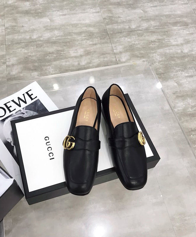 Gucci Leather loafer with Double G Black