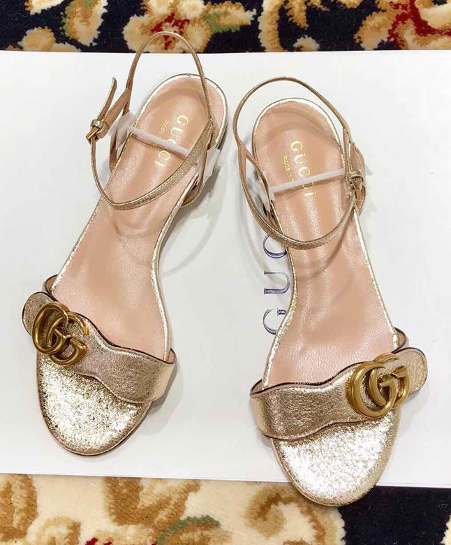 Gucci Women's Leather Double G sandal 524631