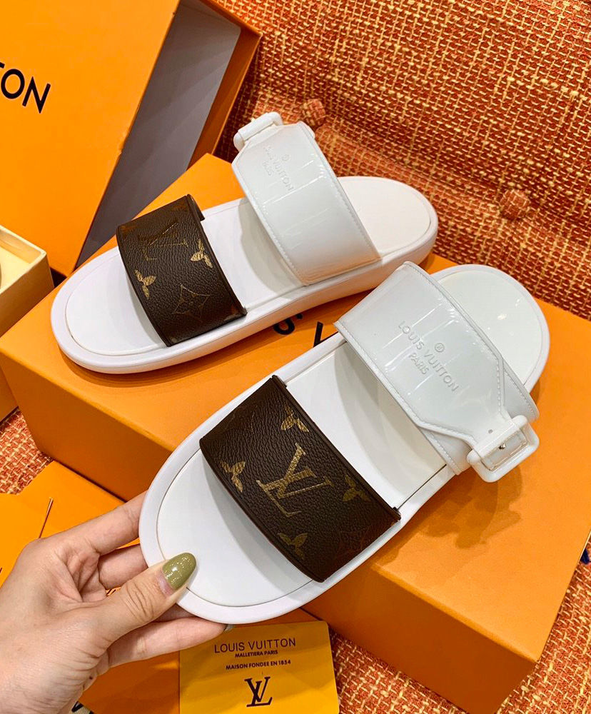 lv sunbath flat mule