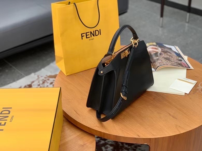 Fendi Peekaboo ISEEU Medium handbag Black - Image 3