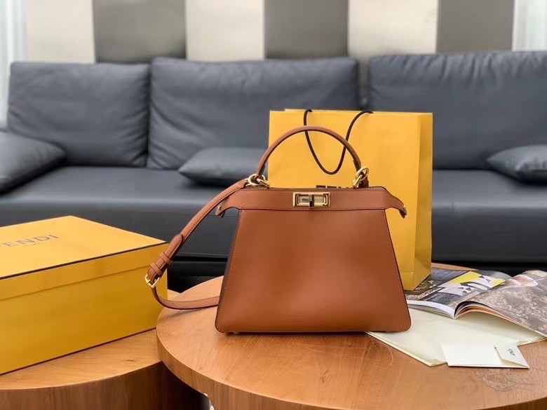 Fendi Peekaboo ISEEU Brown Medium Bag - Image 5