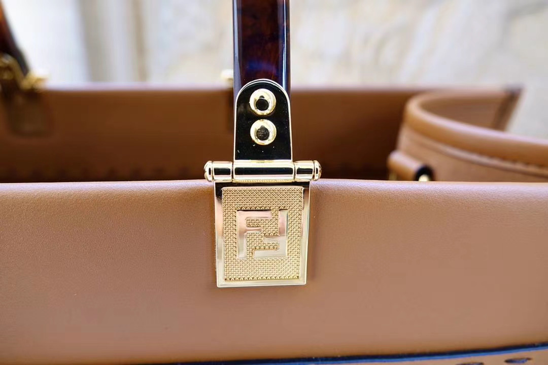 Fendi Sunshine Medium Brown leather shopper - Image 7