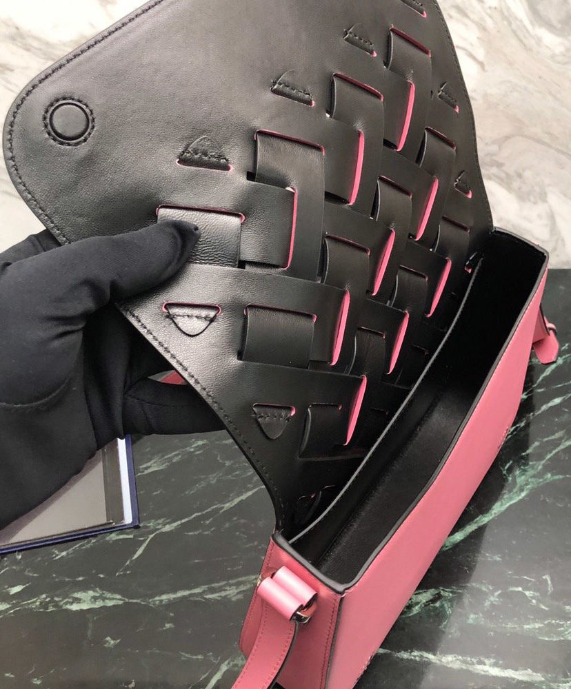 Prada Leather shoulder bag with large woven motif Pink - Image 6