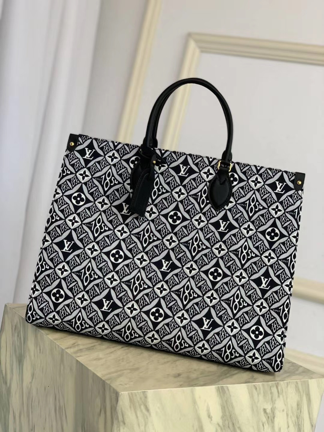 Louis Vuitton® Since 1854 Onthego GM Grey. Size  Louis vuitton, Women  handbags, Louis vuitton handbags