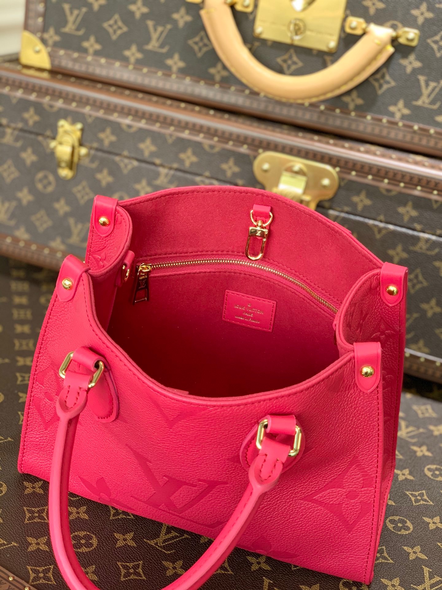 LV ONTHEGO PM FREESIA PINK PURSE M45660 - Image 6