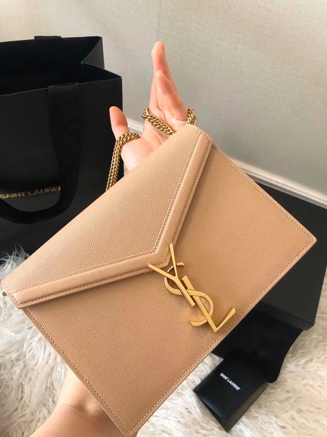 SAINT LAUREN CASSANDRA MONOGRAM CLASP BEIGE BAG - Image 2