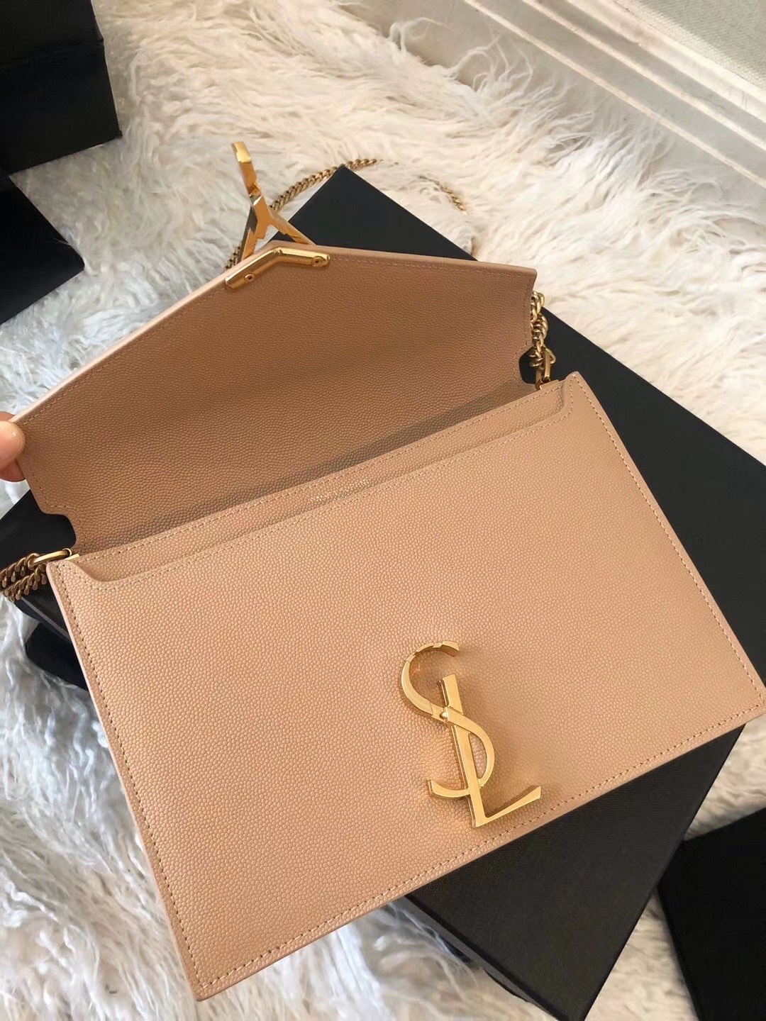 SAINT LAUREN CASSANDRA MONOGRAM CLASP BEIGE BAG - Image 9