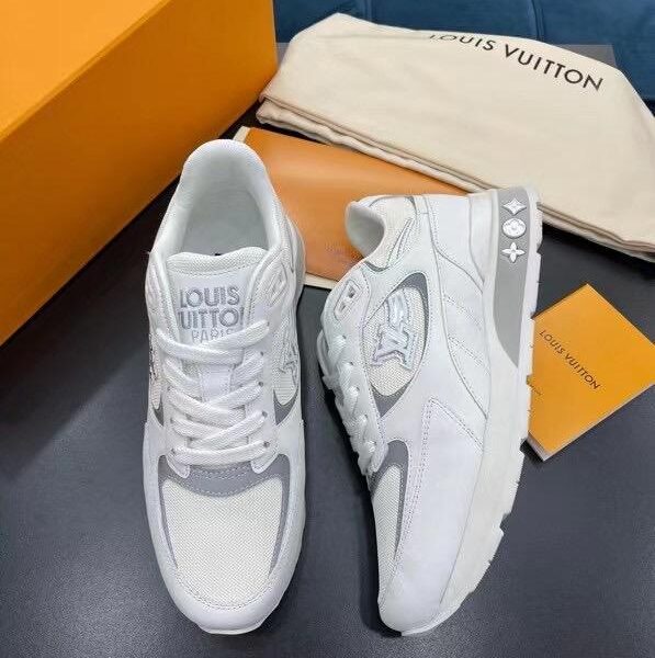 WHITE LV RUN AWAY SNEAKER.