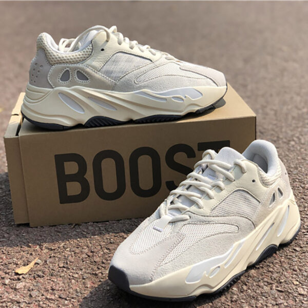 Yeezy 700 “Analog” Sneaker