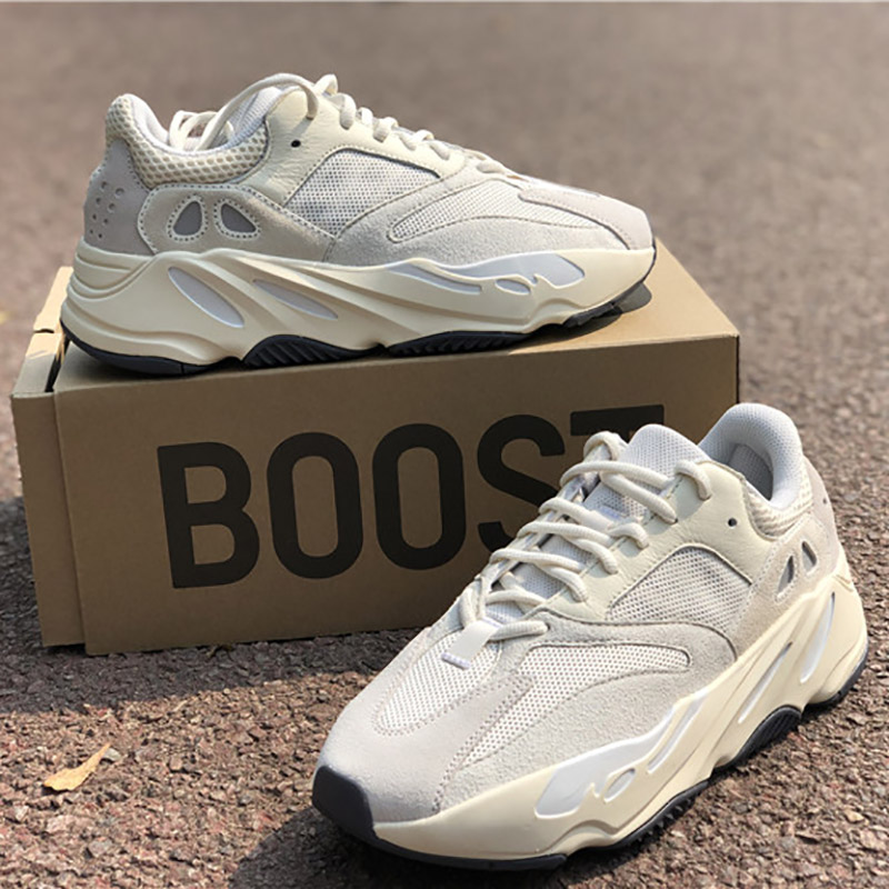yeezy 700 analog size 5.5