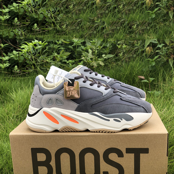 yeezy700 magnet