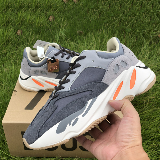 Yeezy Boost 700 