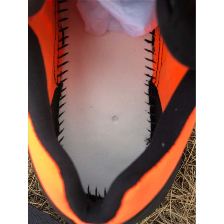 YEEZY BOOST 700 MNVN "ORANGE" - Image 10