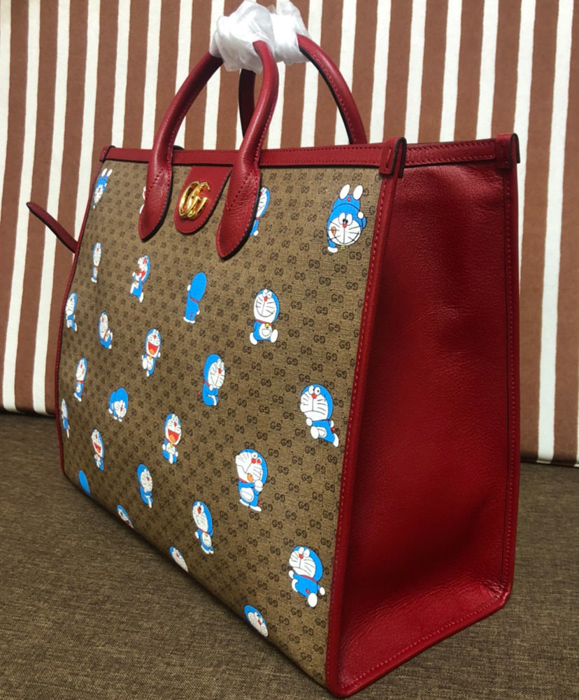 doraemon x gucci small shoulder bag