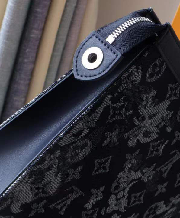 Louis Vuitton Pochette Voyage M80034 Dark Blue - Image 6
