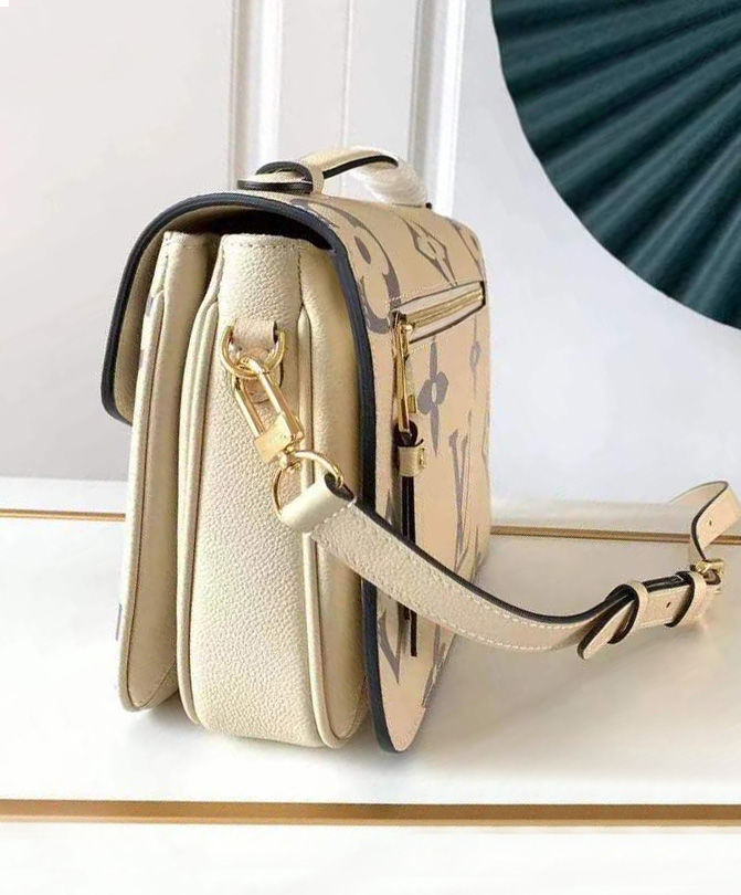 louis vuitton pochette metis cream