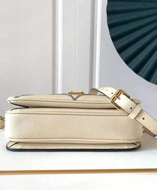 louis vuitton pochette metis cream