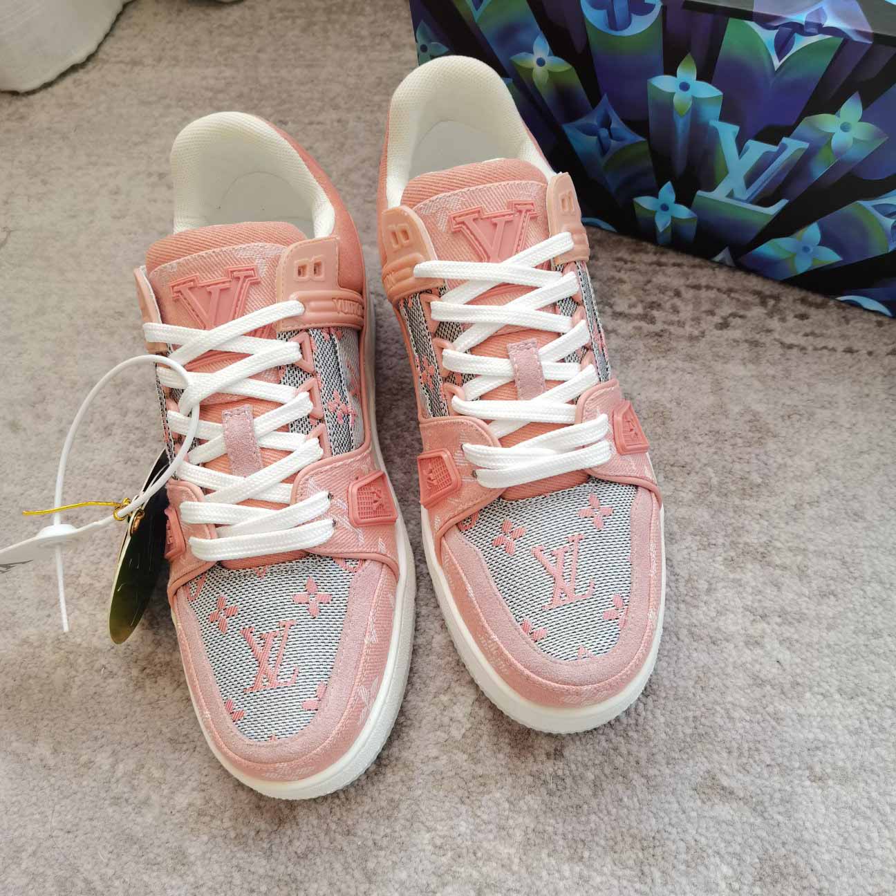 Giày Louis Vuitton Trainer Sneaker Pink Chalk