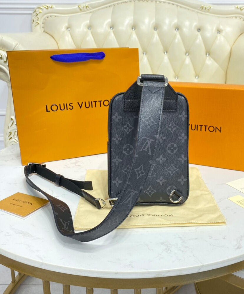 Louis Vuitton Outdoor Slingbag M30741 Black - Image 4