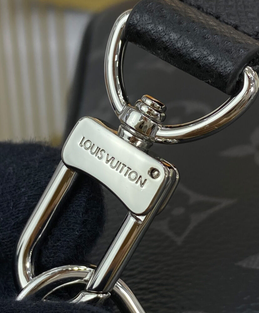 Louis Vuitton Outdoor Slingbag M30741 Black - Image 6