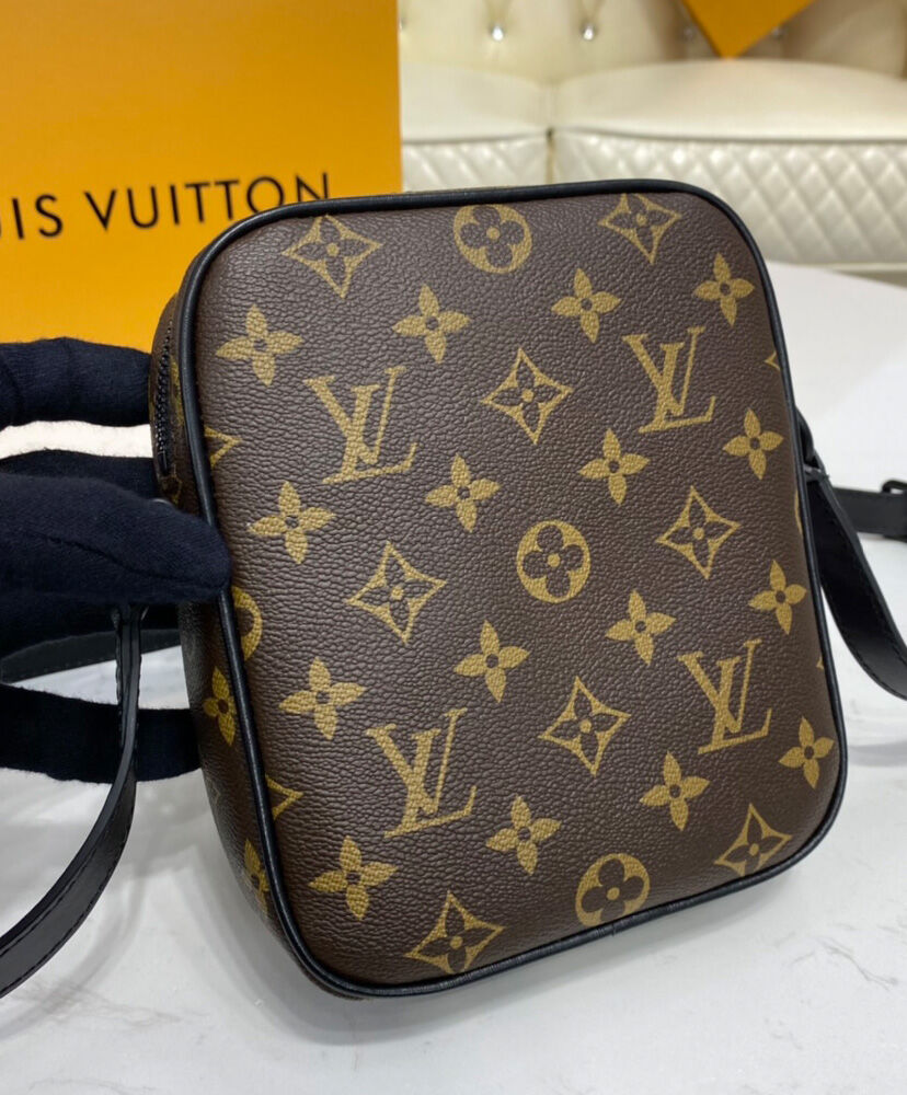 Louis Vuitton Christopher Wearable Wallet M69404 Brown - Image 3