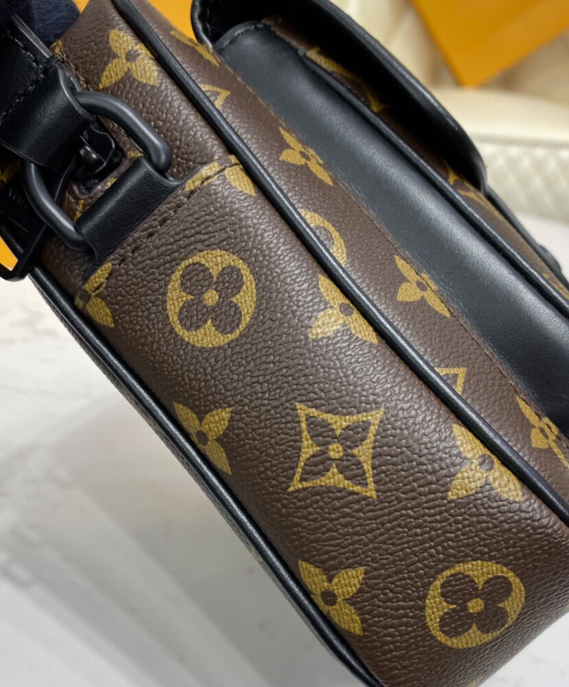 Louis Vuitton Christopher Wearable Wallet M69404 Brown - Image 7