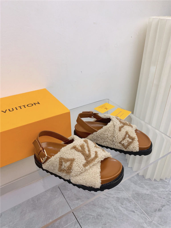 lv plush slippers