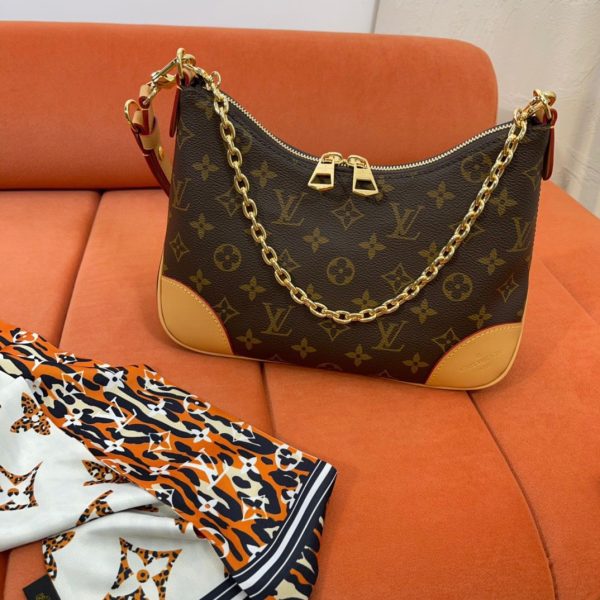 LOUIS VUITTON BOUOGUNE SHOULDER