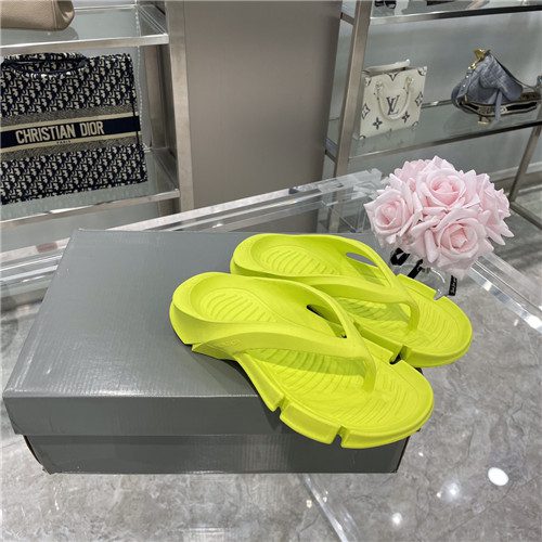 balenciaga flip flops