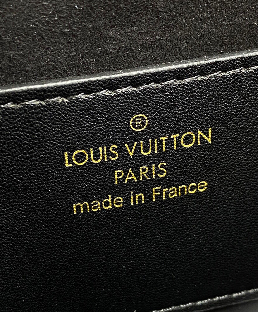 Louis Vuitton Twist MM M59029 M59031 - AlimorLuxury
