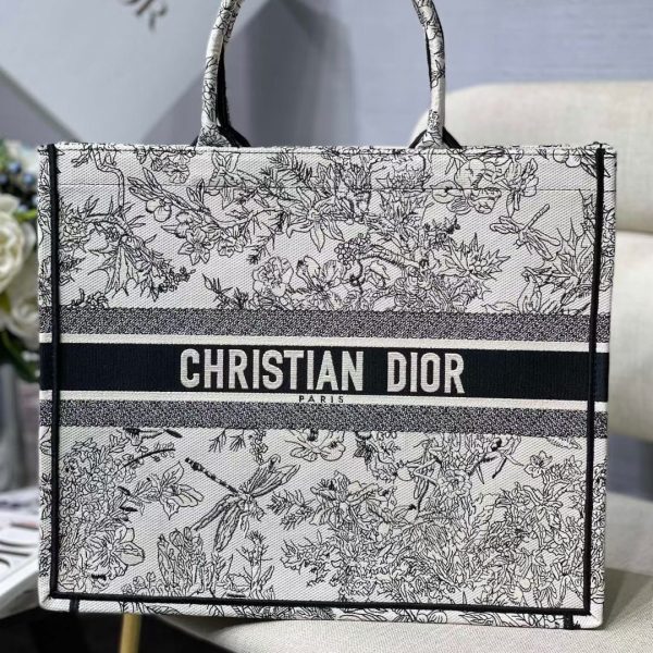 CHRISTIAN DIOR BOOK TOLE