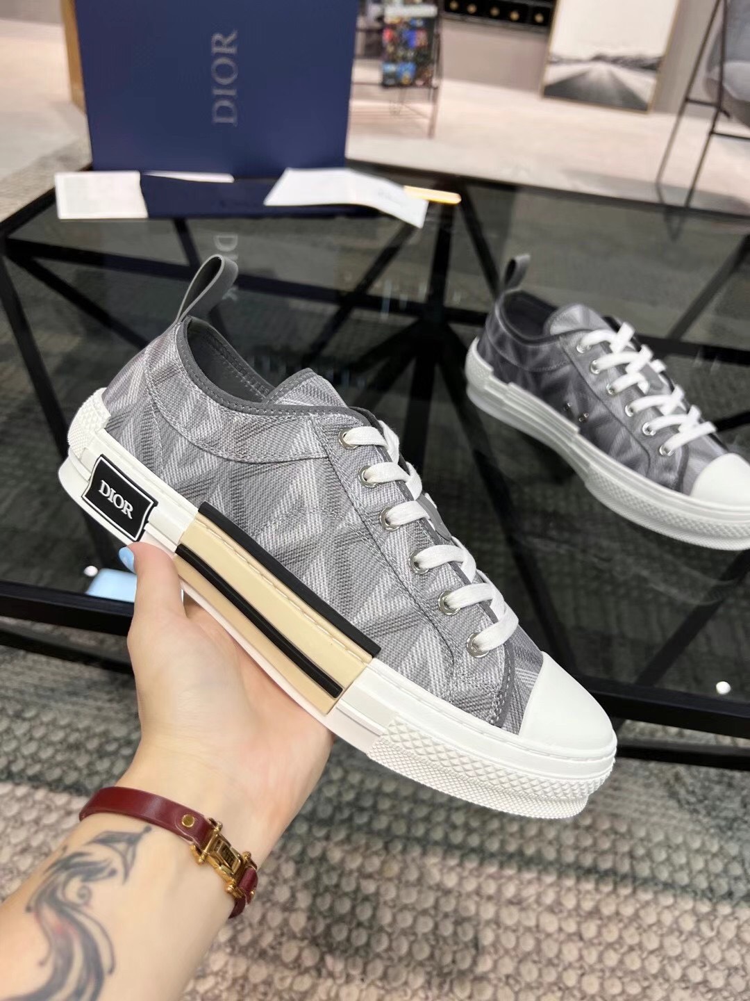Dior Low Top Sneaker Unisex - Image 2