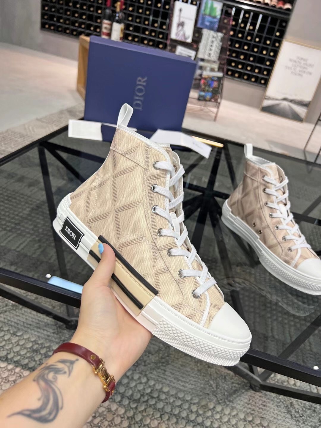 Dior Hight Top Sneaker Unisex - Image 2